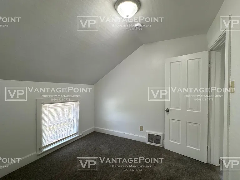 836 11th Ave — Photo 10