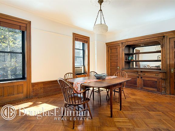 4th image of 320 8th Ave APT 1R