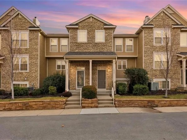 7671 W 158th Ter, Overland Park, KS 66223