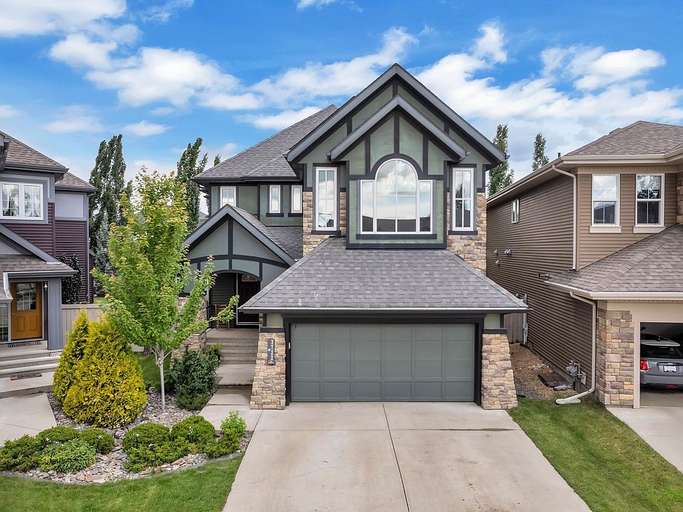1st image of 3722 Kidd Cres SW