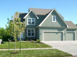 1057 Allyssa Ct, Lansing, KS 66043