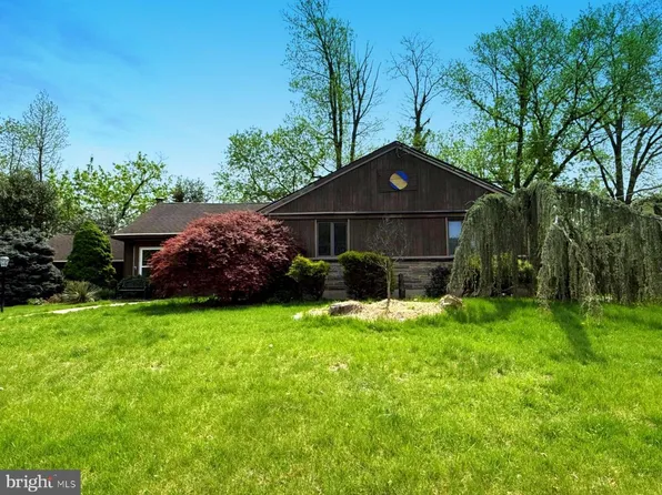 410 Narragansett Dr, Cherry Hill, NJ 08002