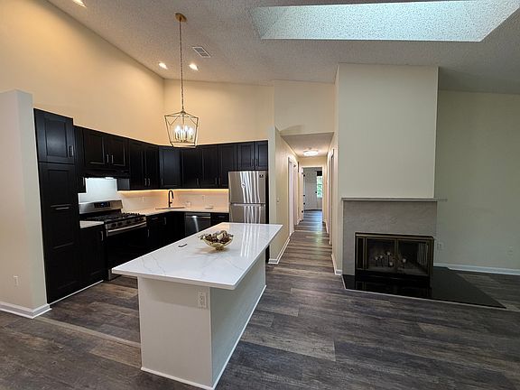 3rd image of 130 Raintree Ln Unit 130