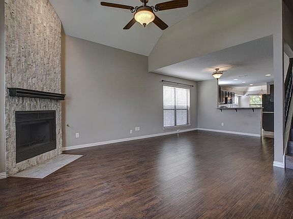 3rd image of 332 Leisure Ln