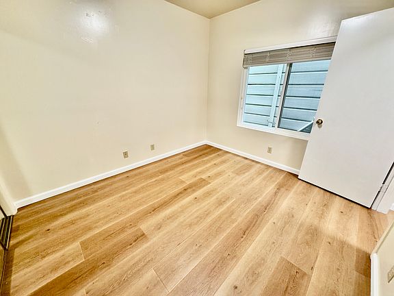 3rd image of 1325 15th Ave