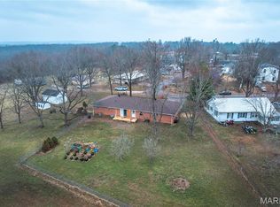 419 E Hardy St, Saint James, MO 65559