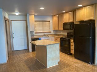 1576 Irving Ave APT 4, Astoria, OR 97103