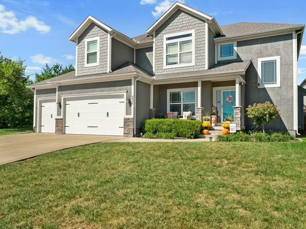 8829 SW 4th St, Blue Springs, MO 64014