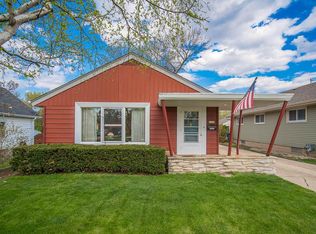 1102 S 89th St, West Allis, WI 53214