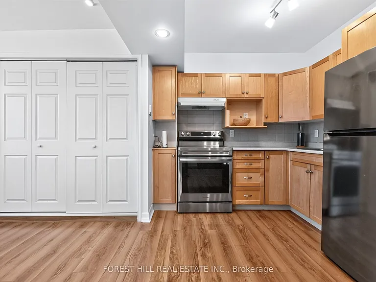 326 Palmerston Blvd #2 — Photo 10