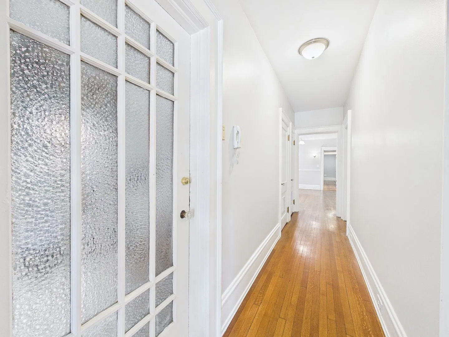 3 bed, 2.0 bath, 1850 sqft, $2,999 — Photo 4
