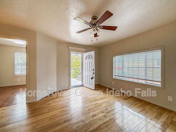 5th image of 368 E 21st St