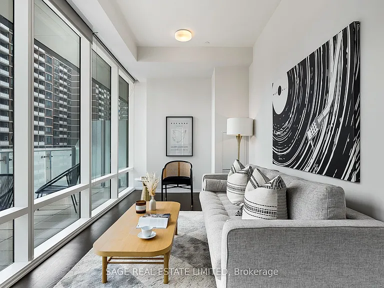 1 Bloor St E #510 — Photo 31