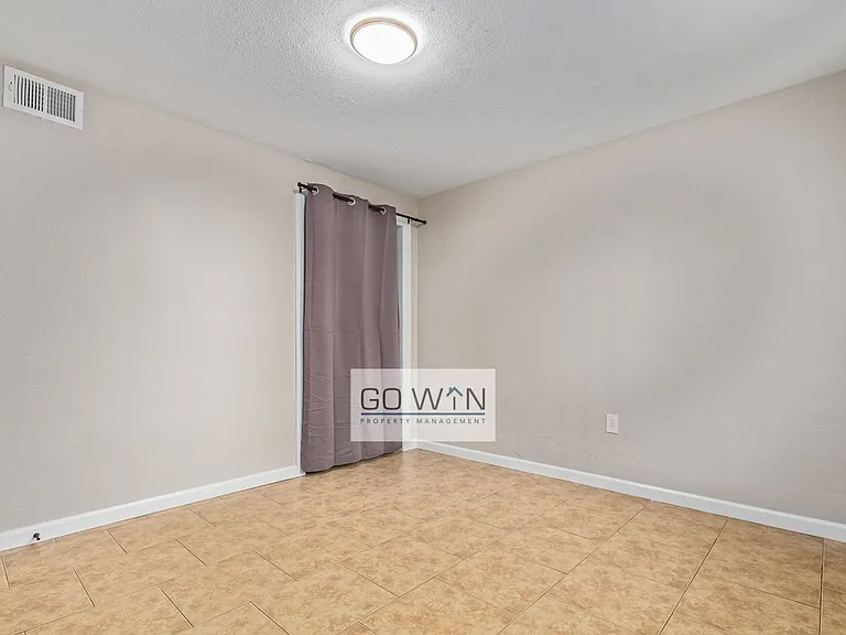 2146 E Taylor St — Photo 13
