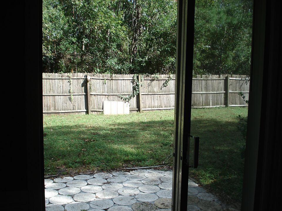 Fully fenced large back yard