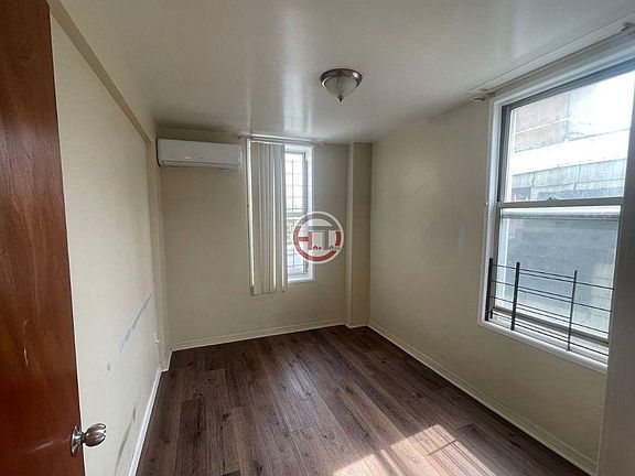 5th image of 2956 Paine St #3