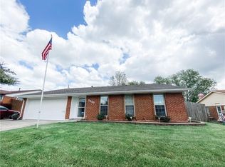 7360 Charnwood Dr, Huber Heights, OH 45424