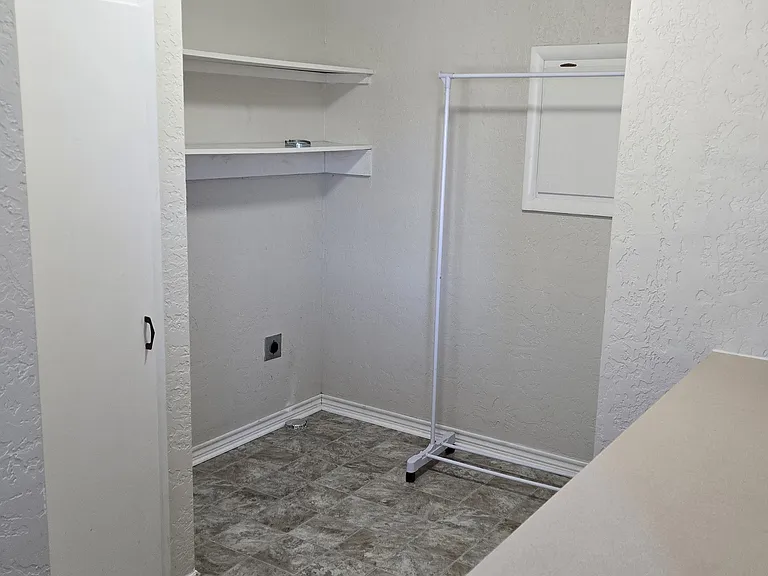 This is the wash room, it is huge.
