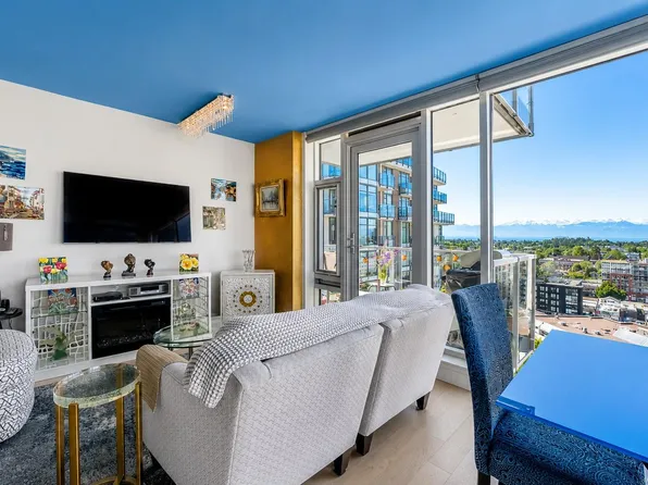 989 Johnson St #1402, Victoria, BC V8V 0E3