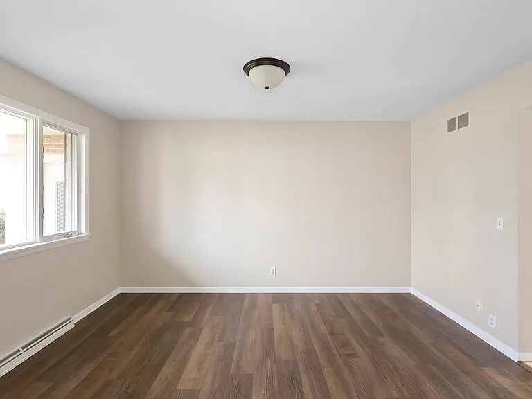 306 E Michigan Ave — Photo 9