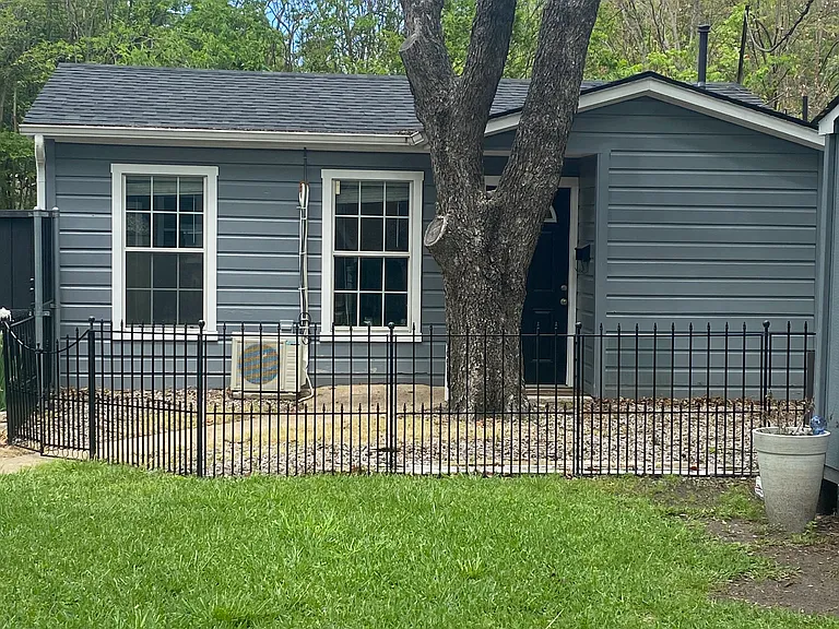 Manana Dr — Photo 1