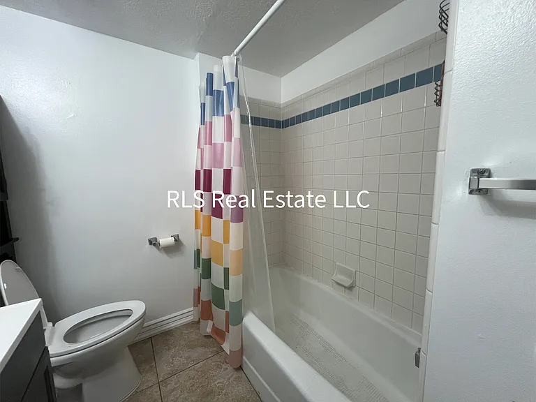1541 N Riverside Ave #15 — Photo 7