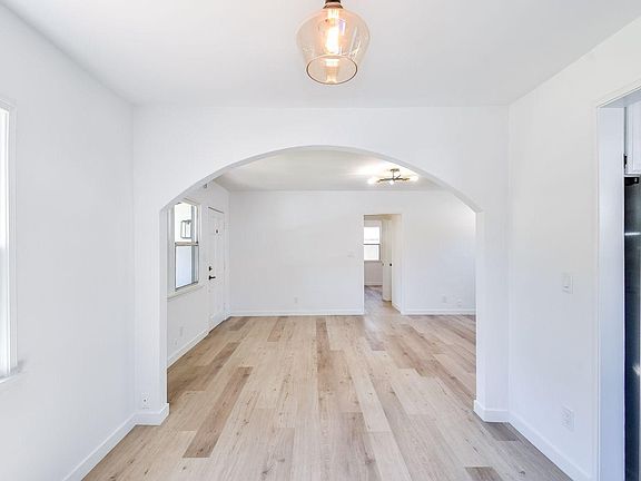 4th image of 9730 Tujunga Canyon Blvd #1