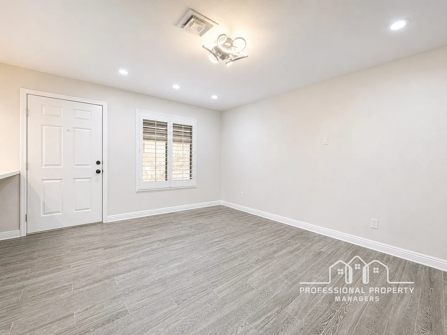 2 bed, 897 sqft, $1,700 — Photo 2