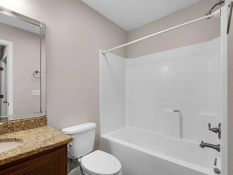 17 W Shady Oaks Ln #C — Photo 28