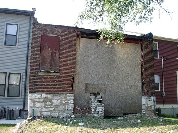 4th image of 1217 N Market St