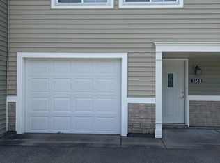 3261 Hill Ridge Dr, Eagan, MN 55121