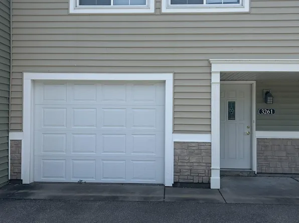 3261 Hill Ridge Dr, Eagan, MN 55121