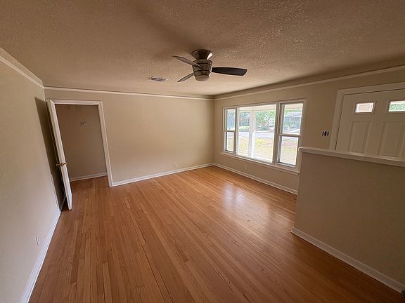 2nd image of 315 Shropshire Dr