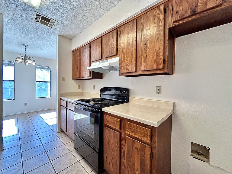 1760 Horseshoe Cir — Photo 11