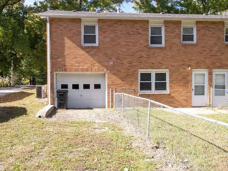 2804 Isherwood Dr — Photo 2