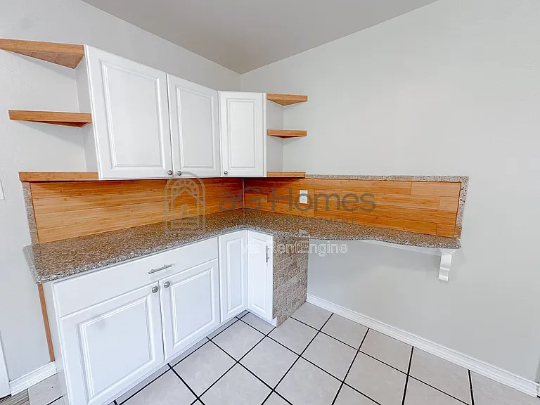 3032 NW 70th St — Photo 13