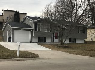 3483 29th St, Bettendorf, IA 52722