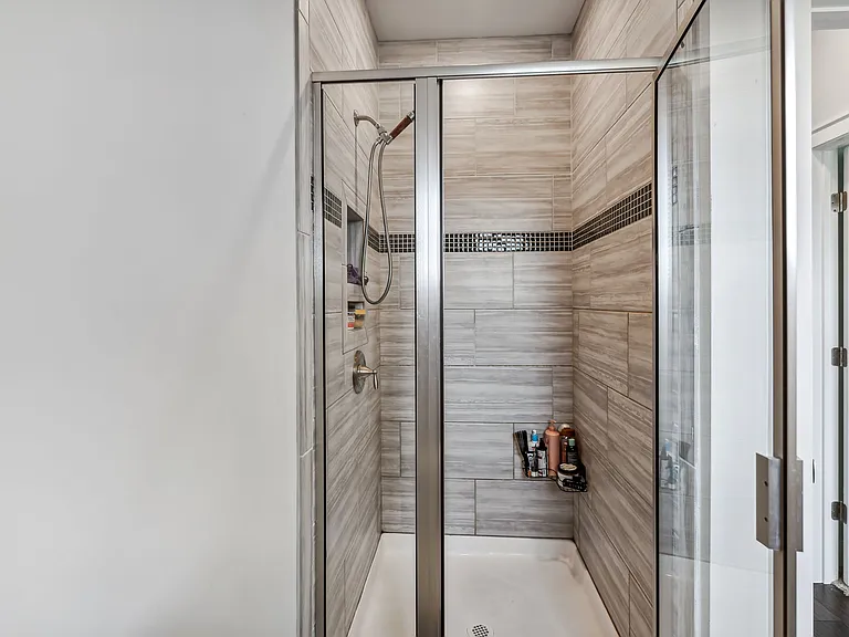 3208 Chase Point Dr — Photo 43