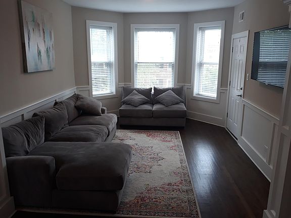 3rd image of 4523 N Christiana Ave