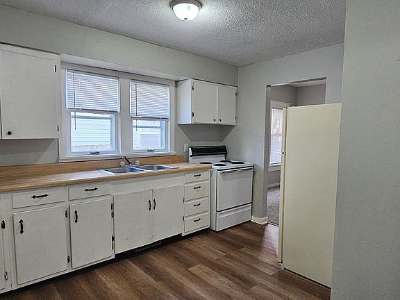 3rd image of 2438 Meridian St APT 1