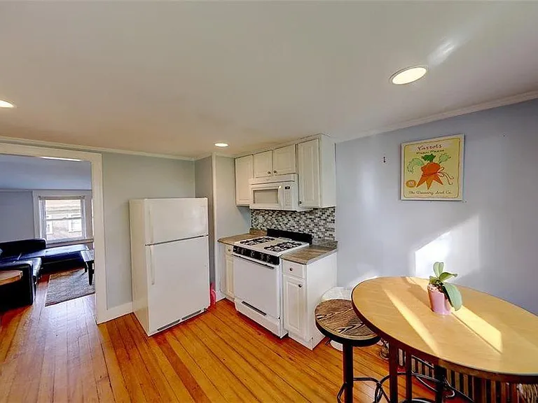 77 Mawney St #3 — Photo 6