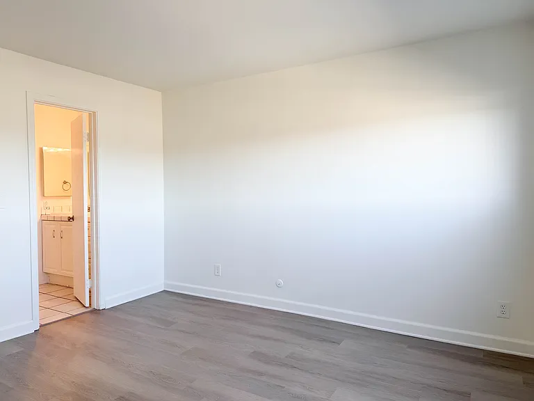Woodland Terrace Apartments — Photo 16