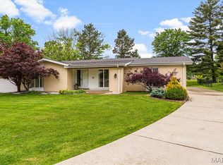 591 Fieldstone Ln, Ballwin, MO 63011