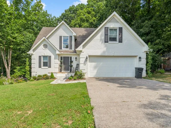 670 Lone Oak Dr, Pegram, TN 37143