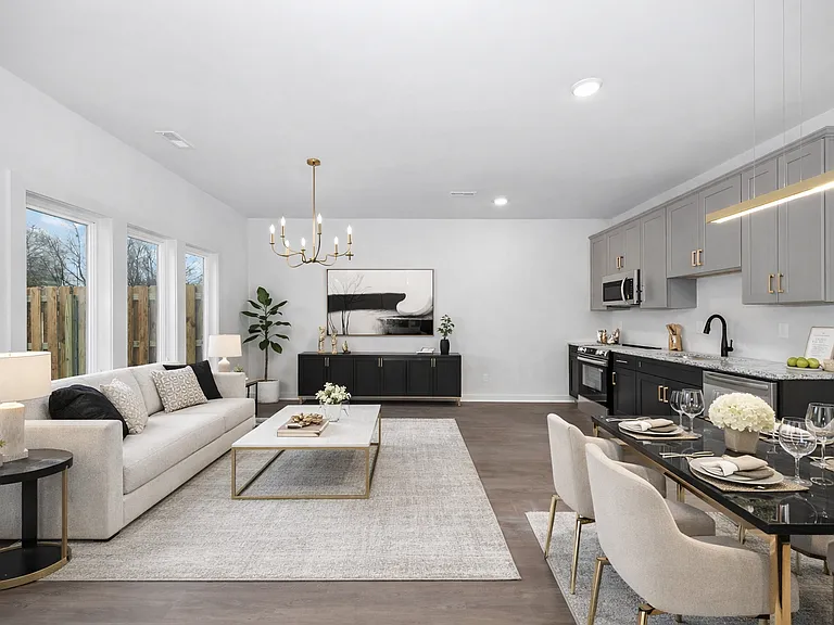 2510 Freeman Rd SW — Photo 1