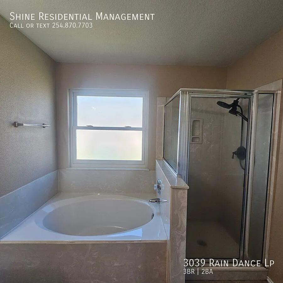 Looking for a place where you can really live? This lovely 3 bedroom, 2 bathroom home is ready to... — Photo 4