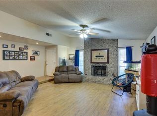 3421 Pembroke Pl, Bedford, TX 76021