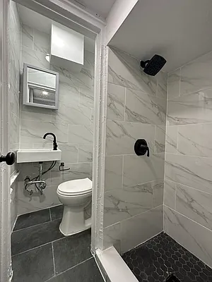 Rented by Peter R. Hungerford, LREB | media 7