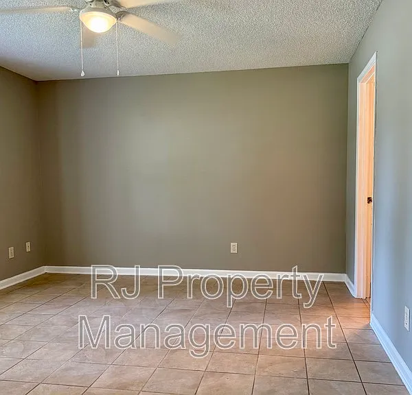 4521 Stony Point Dr — Photo 6