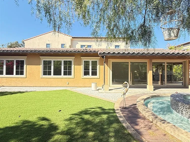 9 Maverick — Photo 22